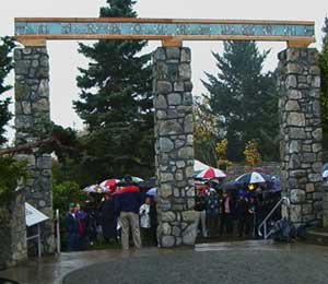 Harbour Park stone pillers